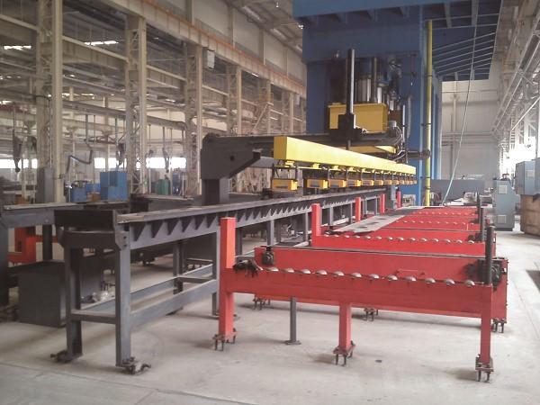 山東拓維機械制造有限公司，汽車大梁沖，汽車小梁沖，鋼模板沖孔，鋼模板加工設備，汽車橫梁沖，數控平板沖孔機，中厚板數控沖床，數控沖鉆復合機，汽車縱梁沖，縱梁自動化生產線，中厚板沖割復合機，平地機刀片沖鉆生產線